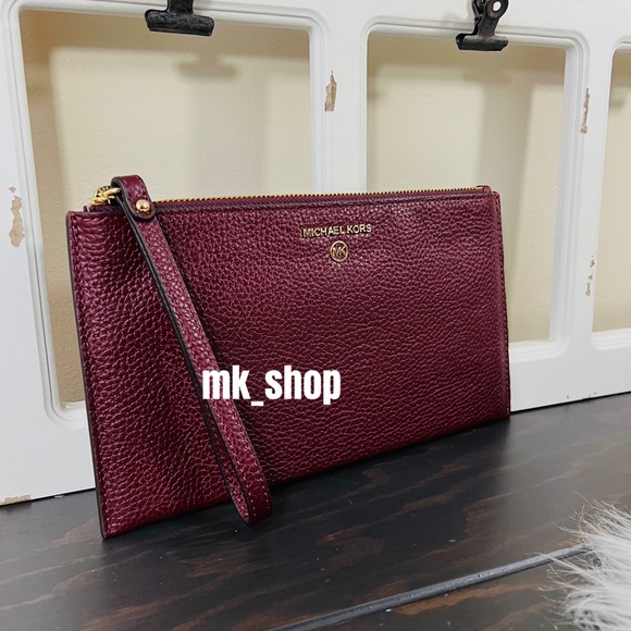 Michael Kors Jet Set Charm Large Zip Clutch Wristlet - Picture 3 of 10